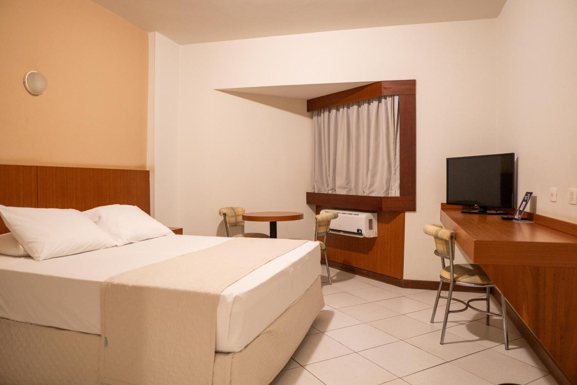 Hotel Caiuá Umuarama Kültér fotó